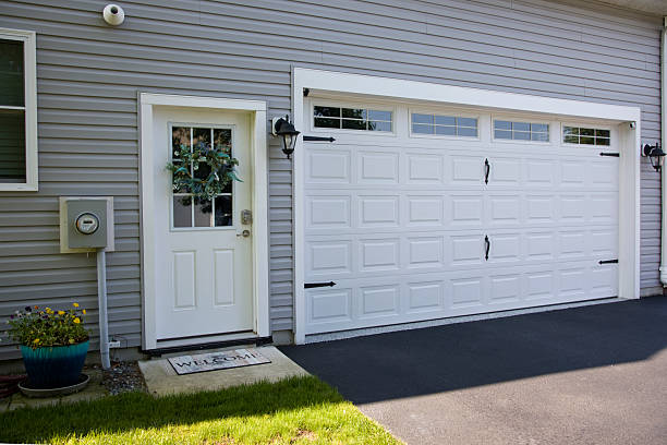 24/7 Emergency Garage Door Panel Replacement experts in Simpson, PA